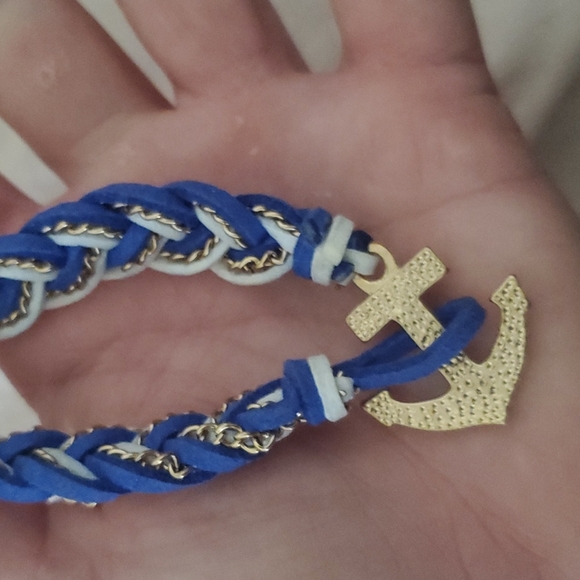 New Nautical Gold Metal Anchor Bracelet. - Picture 3 of 6